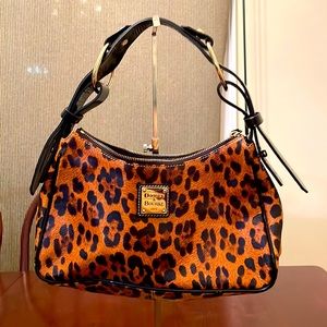 EUC Dooney Medium Hobo bag